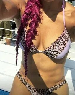 Sasha Banks Sasha banks bikini, Bikini selfie, Bikinis