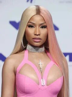 If Nicki Minaj can pull off two-tone hair, so can you!