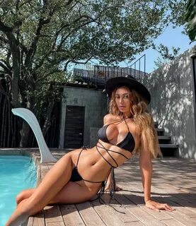 Francesca Farago Nude & Sexy Private Instagram Leaks Exposin