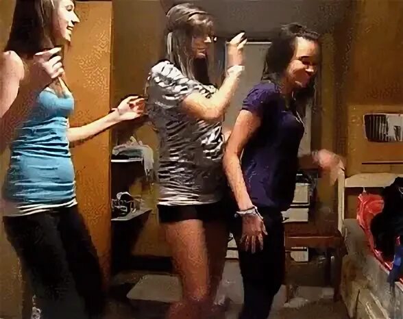 Girls grinding on each other - /gif/ - Adult GIF - 4archive.