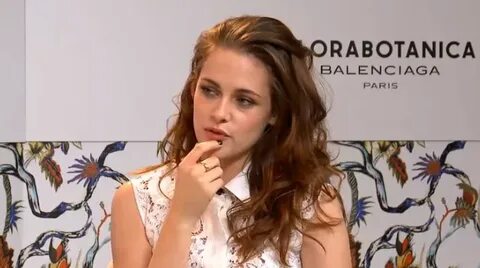 Kristen Stewart Live Balenciaga Florabotanica Chat