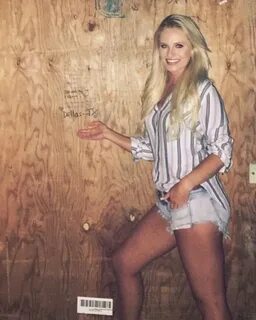 The Hottest Photos Of Tomi Lahren Will Blow Your Mind Nude T