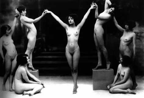 Танец голой женщины (97 фото) - Порно фото голых девушек