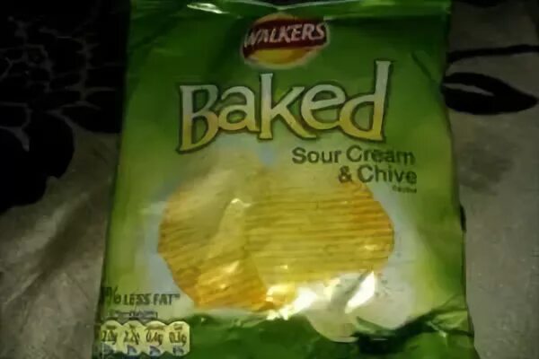 Walkers Baked Sour Cream & Chive Crisps - Photo
