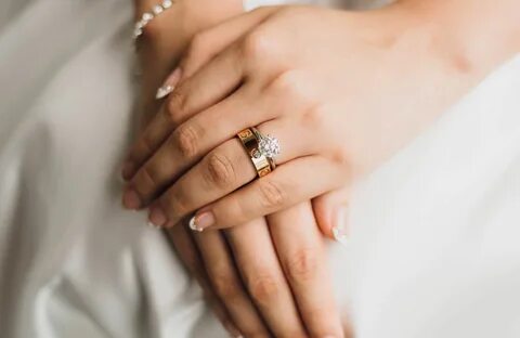 Understand and buy do i wear my engagement ring to my weddin