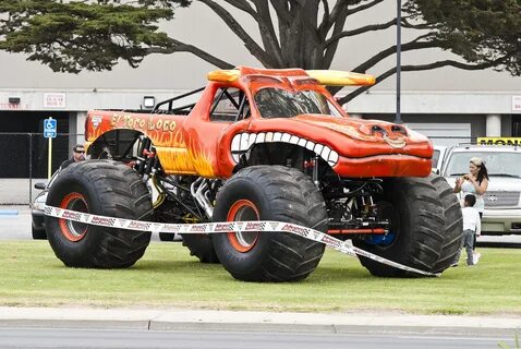 Images of El Toro Loco Monster Truck - #golfclub