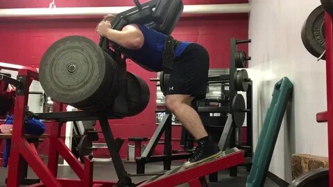 Maxing Out the Power Squat Machine - YouTube
