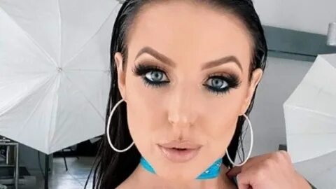 Angela White Shoe Size and Body Measurements - Celebrity Sho