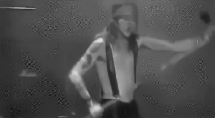 Dancing GIF - Find & Share on GIPHY Guns n roses, Axl rose, 