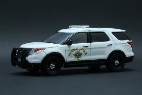 Diecast Hobbist: 2014 Ford Explorer - California Highway Pat