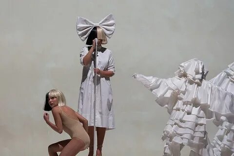 Sia Recalls Stopping Maddie Ziegler From Boarding A Plane Wi