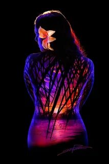 Фантастический флуоресцентный боди-арт на женских телах в ви