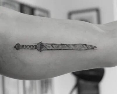 #kniveskarambit Knife tattoo, Sword tattoo, Tattoos