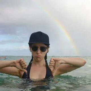 Pop Minute - Anna Kendrick Swimsuit Rainbow Photos - Photo 2