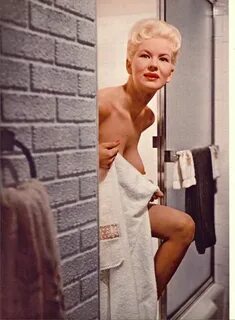 Janet Pilgrim : Playboy Centerfolds : OggleBooble.