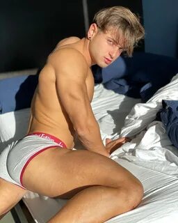 Carlos effort bottom
