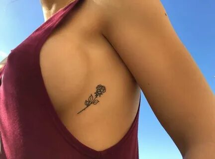 Маленькие татуировки на груди (77 фото)