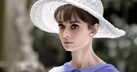 31 Colorful Photos Show Hat Styles That Audrey Hepburn Often