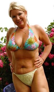 HOT BLONDE GILF - Photo #39