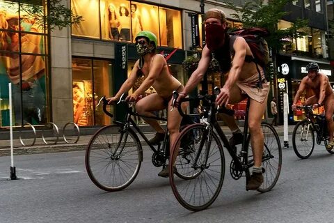2020 Montreal naked bike ride 1. Pierre Tran Flickr