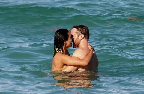 Джессика Ледон и DJ David Guetta на пляже в Майами - Интерес