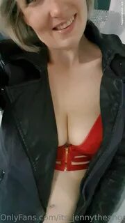its_jennytheangel86 Nude OnlyFans Leaks.