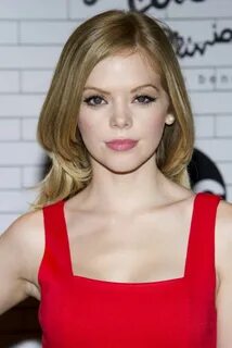 Pictures of Dreama Walker
