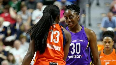 Nneka (19 PTS) and Chiney Ogwumike (18 PTS) Duel in Connecti