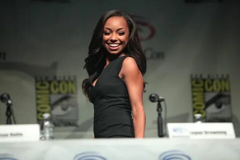 Logan Browning - Wikipedia