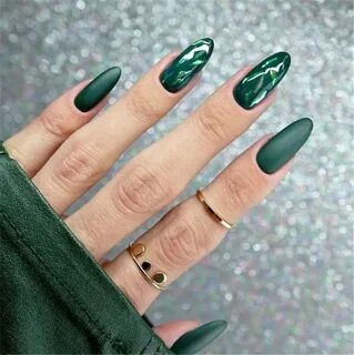 25 Stunning And Elegant Emerald Green Nail Designs For You -