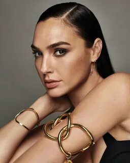 Sexy Hot Gal Gadot Pictures - Sharenator Gal gadot, Atrizes,