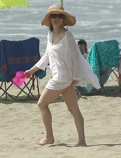 Amy Adams On The Beach In LA - Celebzz - Celebzz