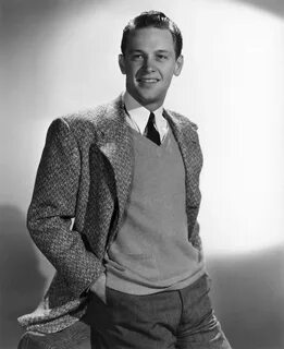 William Holden looking so very young. Movie stars, Actors, H