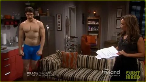 Brandon Routh Goes Shirtless in Tonight's 'The Exes' Premier