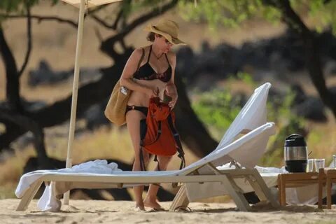 Julia Louis-Dreyfus in Bikini in Hawaii * CelebMafia