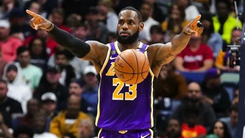 LeBron James has a bizarre brain freeze late in Lakers' win 