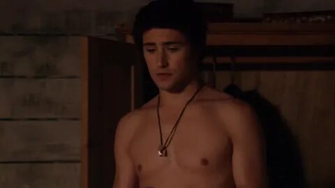 ausCAPS: Matt Dallas shirtless in Kyle XY 2-17 "Grounded"