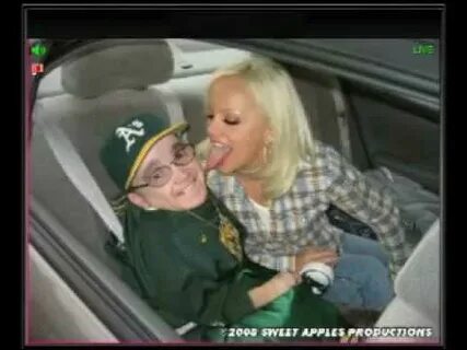 Eric the midget and kendra - Adult archive. Midget