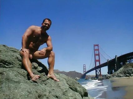 Amateur Nude Male at the Golden Gate Bridge - 8 Pics xHamste