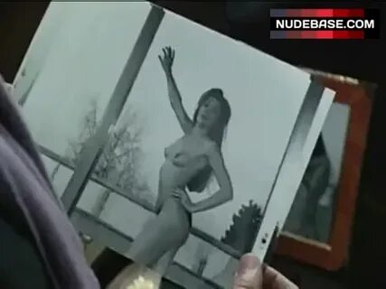 Agnes Vialleton Topless - Navarro (1:48) NudeBase.com