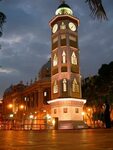File:Torre del Reloj en Guayaquil.jpg - Wikimedia Commons