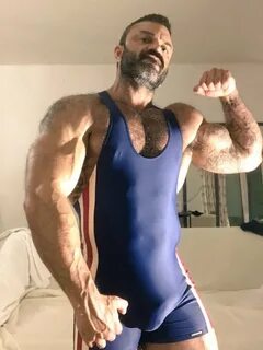 BJ в Твиттере: "#muscle #bulge #dickprint #beard #woof #dadd