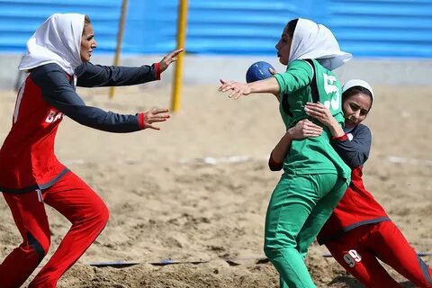مسابقات هندبال ساحلي زنان ايران (عکس)