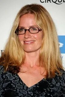 Elisabeth Shue Bra Size, Age, Weight, Height, Measurements -