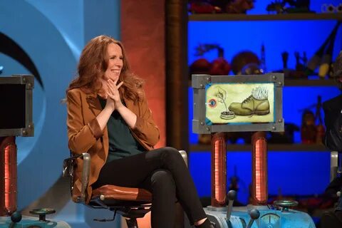 Catherine Tate fondles her boobs as she urges Room 101 host 