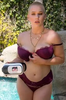 Brunette Shemale Pornstars & Trans Adult Models: VR Videos, 