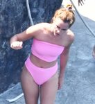 Emma Watson - In Pink bikini in Positano - Italy (hq)-07 Got