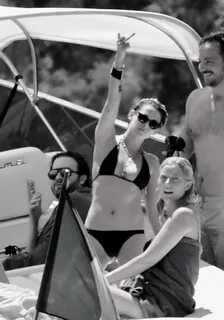 Kristen Stewart enjoying her vacation in Amalfi, Italy Krist