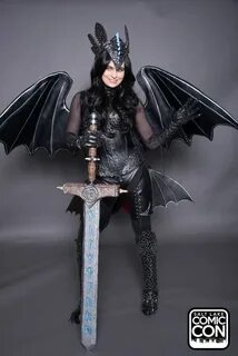 Toothless armor. Amazing Cosplay!! #slcc17 gorgeous! Dragon 