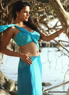 Stunning Pictures Of Actress: Actress Priya anand hot navel 